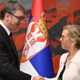 "Voli da uči srpski": Ko je Florans Ferari, nova ambasadorka Francuske? 6