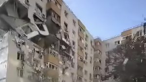 Eksplozija u osmospratnoj stambenoj zgradi u Bukureštu, izazvala je urušavanje spratova. Stradale su dve osobe, a povređeno je 12 ljudi.