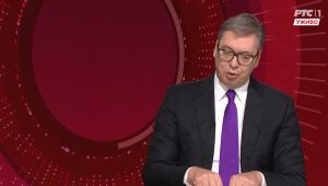 Predsednik Srbije Aleksandar Vučić izjavio je večeras na RTS-u da građani ne treba da brinu zbog sankcija koje su uvedene Naftnoj industriji Srbije (NIS), tvrdeći da država ima plan za obezbeđivanje energenata i stabilnost u snabdevanju.