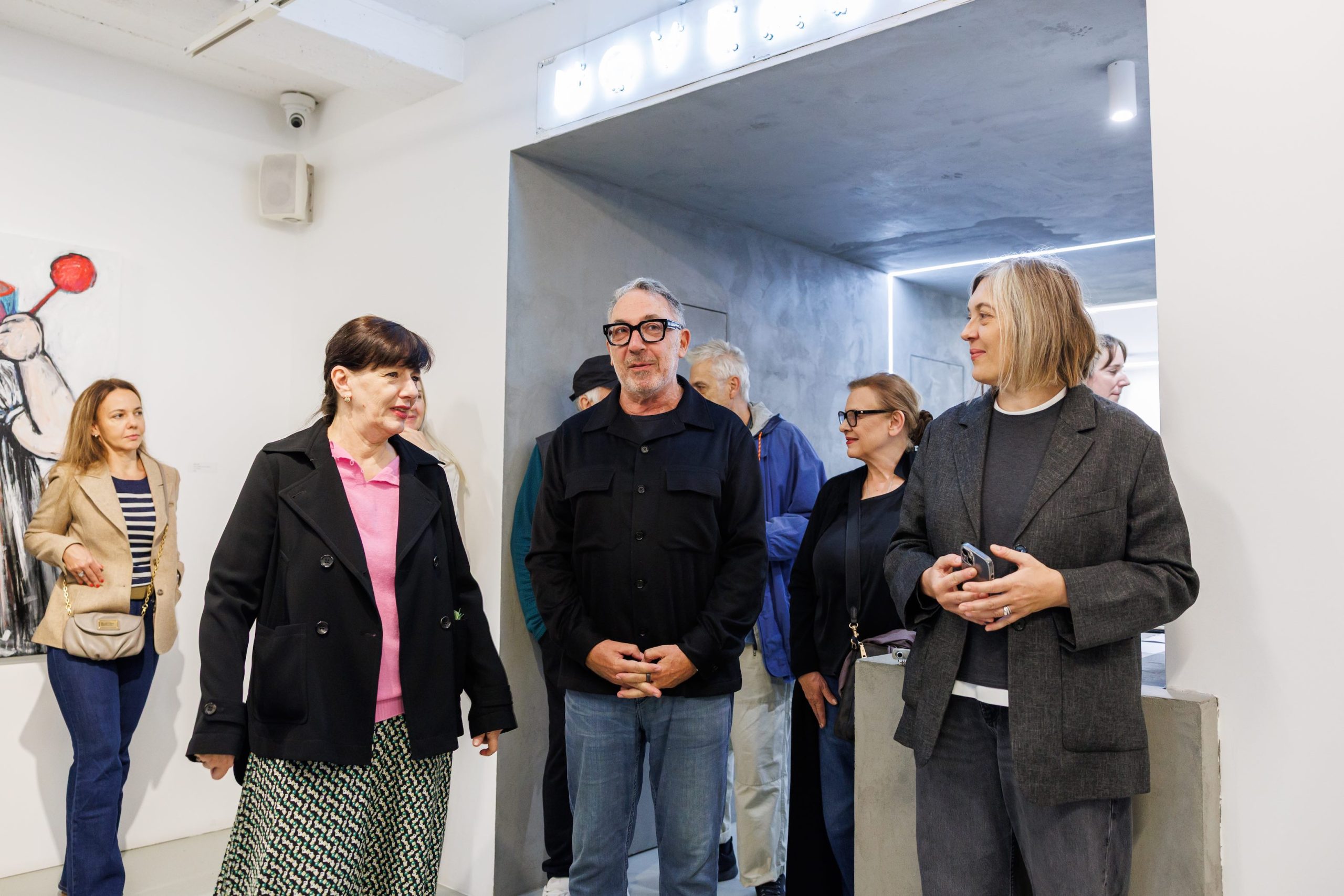 galerija novembar Otvorena izložba „Ide maca oko tebe…“umetnice Selene Vicković u galeriji Novembar (FOTO) 2