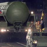 Proslava 80. godišnjice vladajuće partije: Kineski premijer i bivši ruski predsednik na vojnoj paradi u Pjongjangu 5