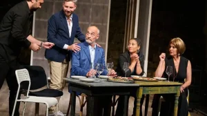 Zvezdara teatar će i narednog meseca ustupiti svoju scenu za igranje dve predstave sa repertoara Drame Narodnog pozorišta u Beogradu, saopštila je ova kuća.