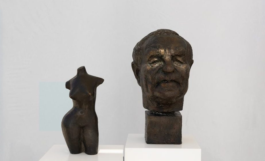 Fenomen društveno angažovane i istovremeno avangardne umetnosti: Izložba „Majstori vajarstva” iz Poklon zbirke Rajka Mamuzića u Legatu Koke Jankovića 1