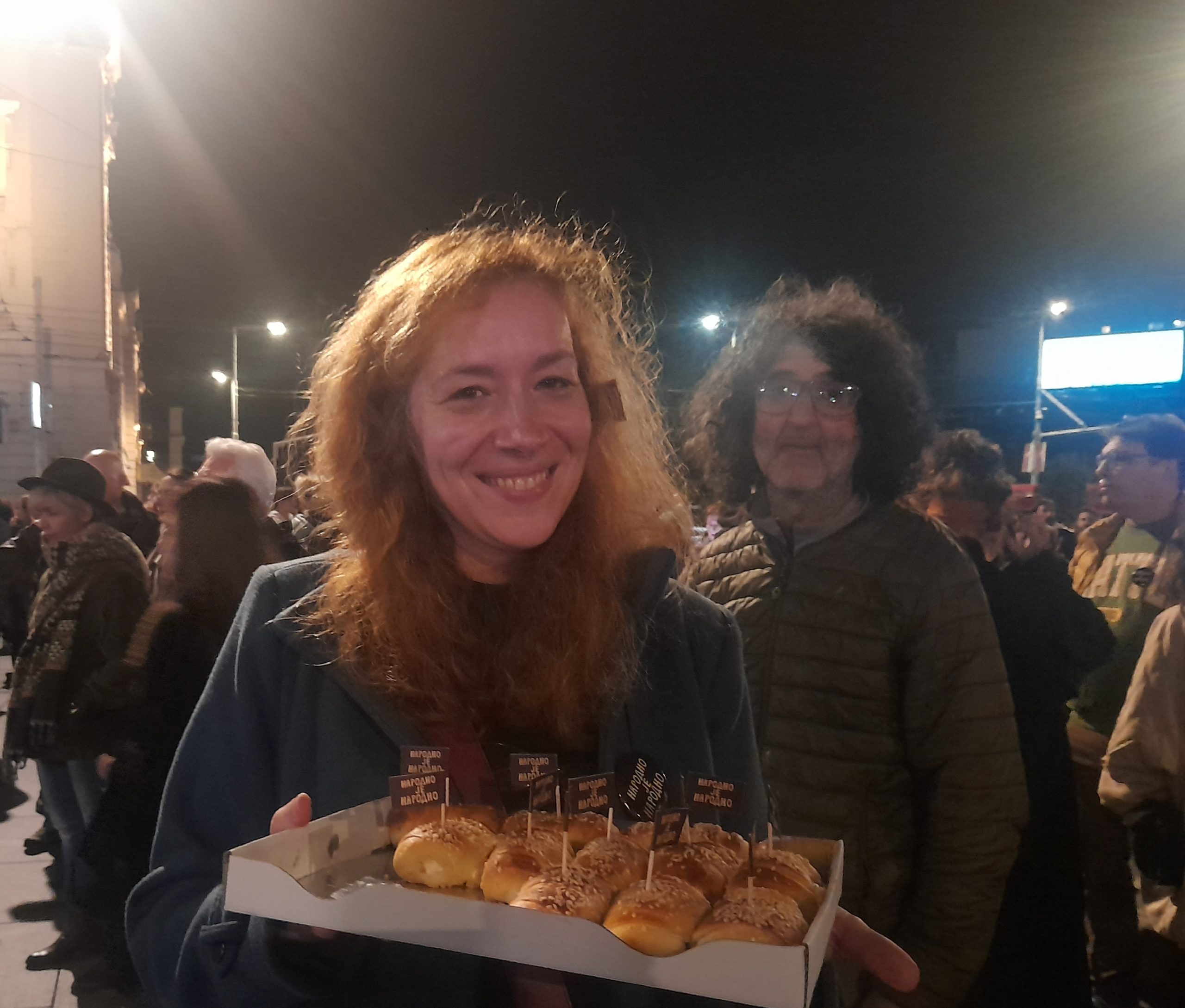 "Narodno pozorište je moja prva kuća": U pozorište i dalje dolaze sve službe, ali glumci i izvođači ne mogu ući 5 "Narodno pozorište je moja prva kuća": U pozorište i dalje dolaze sve službe, ali glumci i izvođači ne mogu ući 5