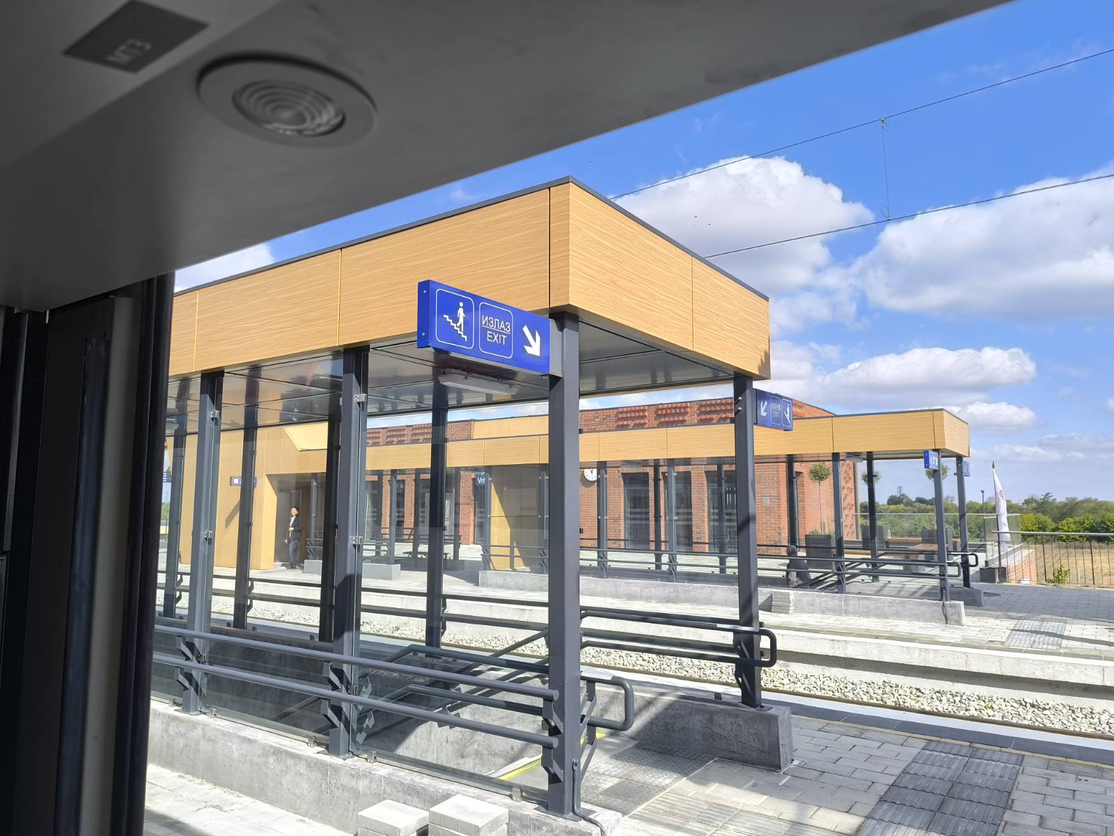 Reporteri Danasa na prvoj vožnji Sokolom do Subotice: "Bliski susret" sa direktorom "Srbija voza" i neprijatno iznenađenje na odredištu 5 Reporteri Danasa na prvoj vožnji Sokolom do Subotice: "Bliski susret" sa direktorom "Srbija voza" i neprijatno iznenađenje na odredištu 4