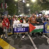 "Idem preko zemlje Srbije": Suze, vatromet, baklje i crveni tepih za studente koji su prešli peške više od 300 kilometara (VIDEO, FOTO) 5