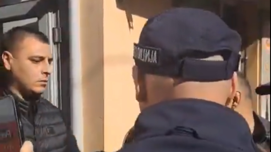 Inspekcija ponovo na vratima radnje aktiviste iz Užica koji podržava proteste (VIDEO) 1