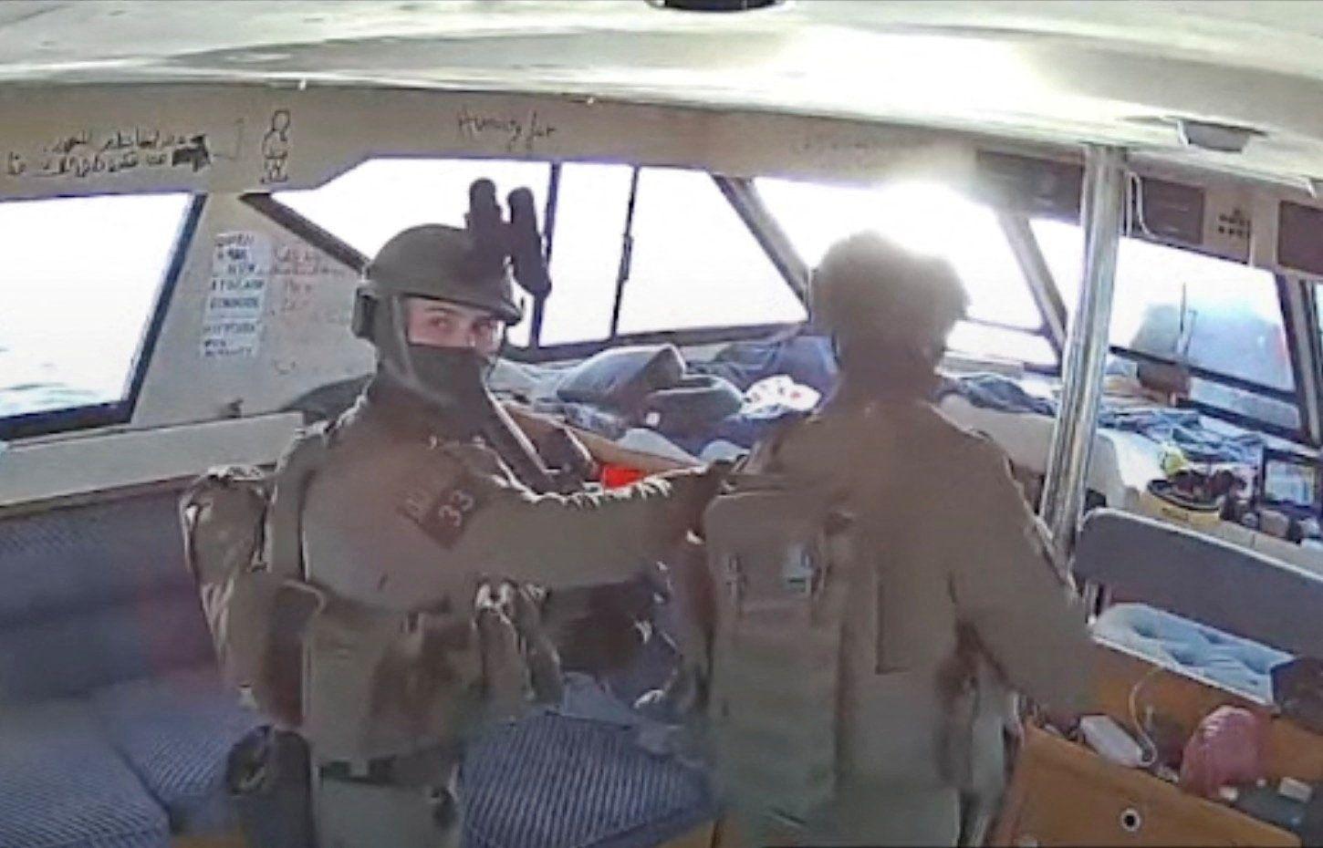 Presretnuta propalestinska flotila ka Gazi, Izrael deportuje stotine 10 izraelski vojnici na brodovima Globalne Sumud flotile