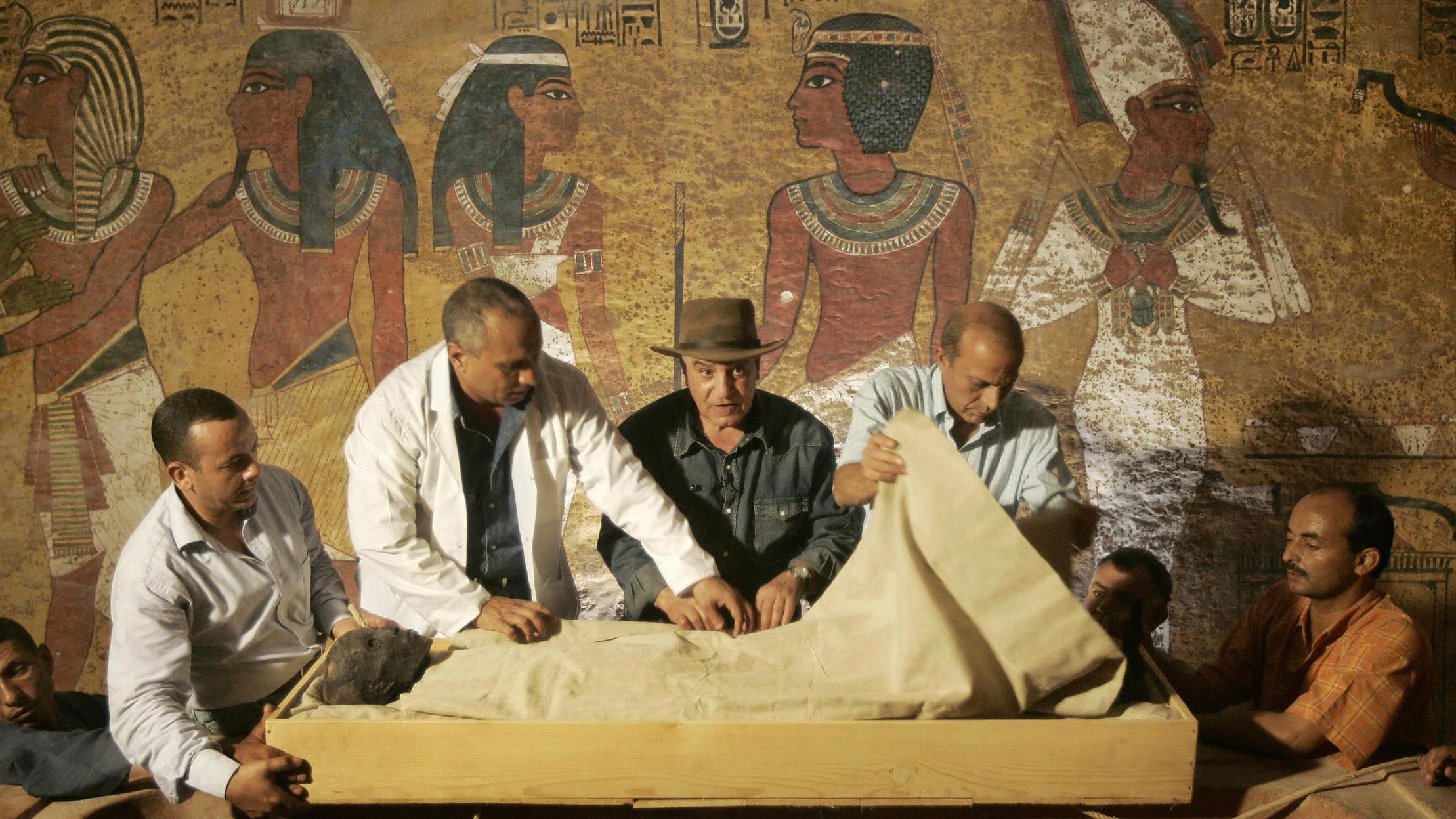 Tutankamonovo blago prvi put pred posetiocima Velikog egipatskog muzeja 5 Egiptolog Zahi Havas