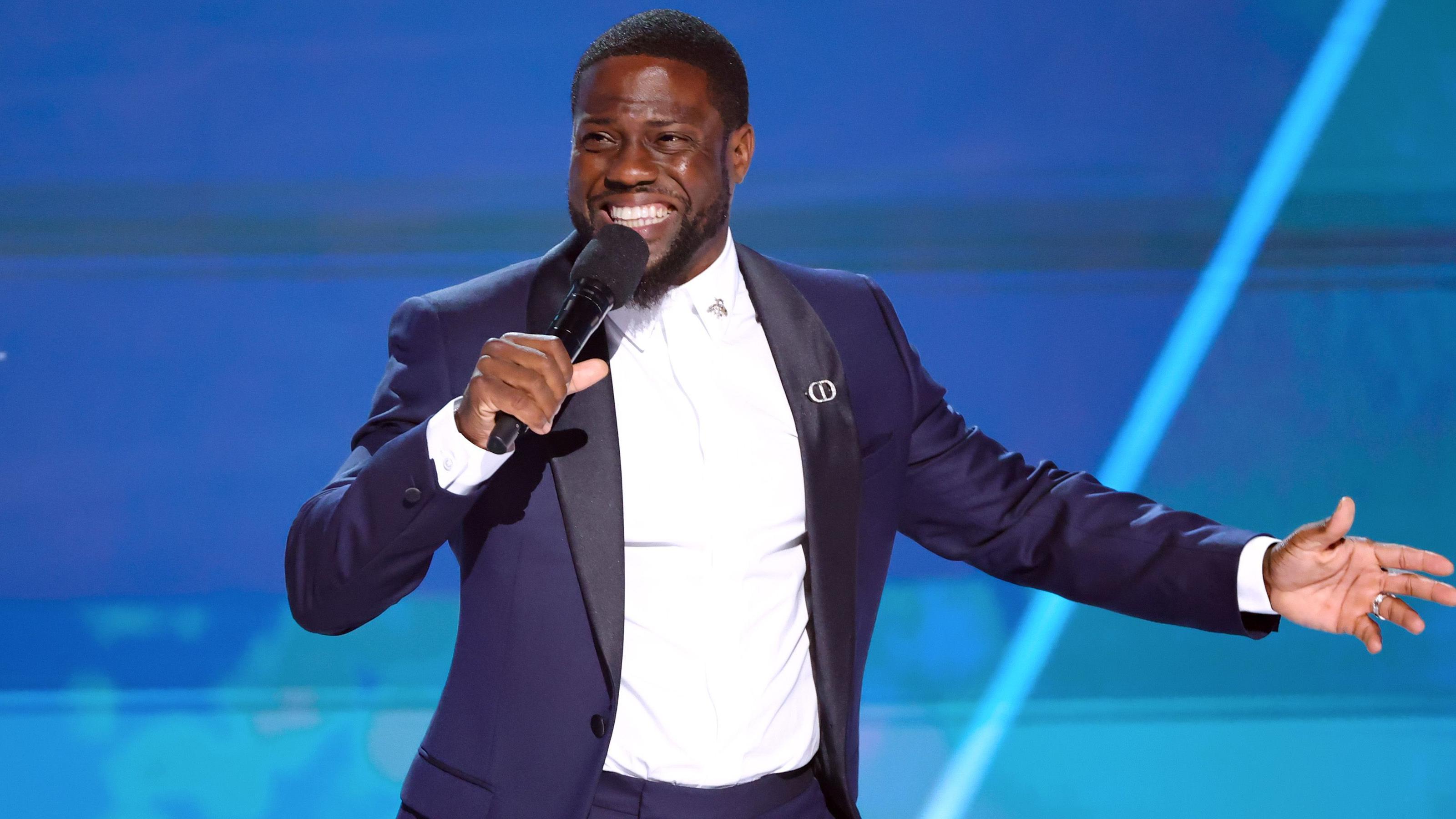 Masni vicevi u Saudijskoj Arabiji: Iza kulisa kontroverznog festivala komedije 5 Na programu je i američka superzvezda Kevin Hart, koji je nastupio početkom nedelje