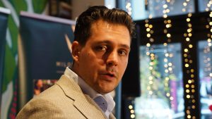 Nakon što je glumac Milan Marić pre nedelju dana u intervjuu za "Nedeljnik" javno govorio o postojanju glumačkih crnih lista, o čemu se u svetu domaće kinematografije već duže vremena samo bojažljivo šuška, čini se da je ova tema sada dobila veću pažnju javnosti koja se pita - ko zabranjuje glumcima da rade svoj posao i ko kreira i podvlači nepodobna imena?