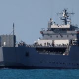 Privedeni propalestinski aktivisti iz flotile ka Gazi čekaju deportaciju iz Izraela 4