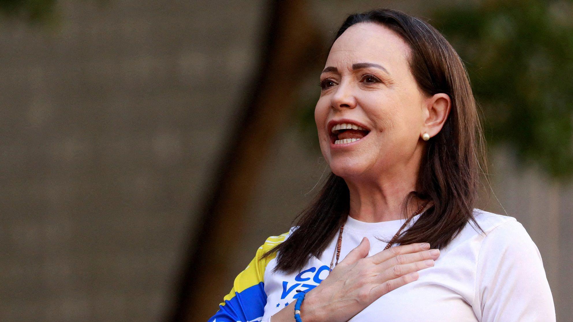 Nobelova nagrada za mir Mariji Korini Mačado, opozicionarki iz Venecuele 1 Marija Korina Mačado na jednom od protesta opozicije u Karakasu, januar 2025.