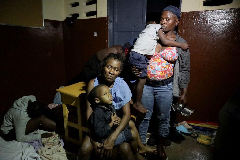 Najmanje 20 mrtvih na Haitiju, uragan Melisa stigao do Kube 11 žene sa decom u skloništu