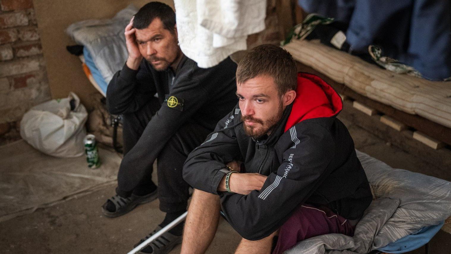 Ukrajinski zatvorenici na frontu: 'Znam kako da ubijam, ovde mi neće suditi' 4 Iscrpljeni osuđenici se oporavljaju u kasarni na jugu Ukrajine posle boravka na prvoj liniji fronta