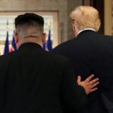 Diplomatija ili pozorište: Zašto Tramp i Kim Džong Un pokušavaju da održe dobre odnose 8