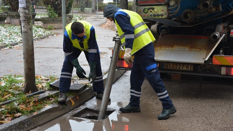 Vodovod u Nišu ipak podigao cene, drugi put ove godine: Na plate odlazi deset miliona evra, a na mreži se gubi polovina vode 1
