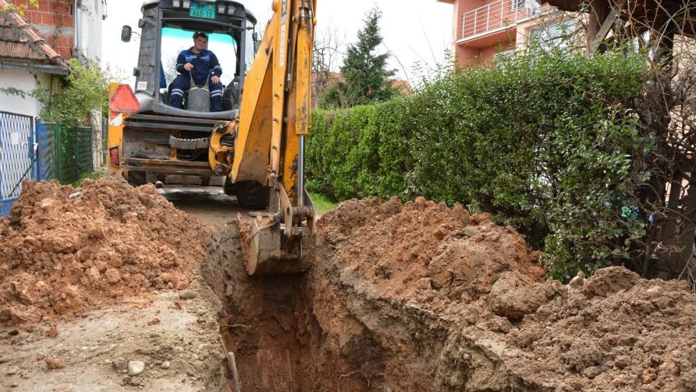 JKP Naissus Niški vodovod traži drugo poskupljenje za šest meseci, a troši 10 miliona evra na plate 700 zaposlenih: Šta kažu u "najpartijskijem" preduzeću? 3