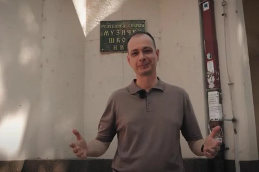 "Učitelj, drug, a ponekad i roditelj": Ko je niški nastavnik harmonike Predrag Jovanović koji je dobio nagradu "Prosvetitelj" Fondacije "Alek Kavčić" 2