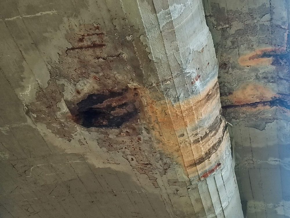 Most kod Đačkog ostrva u Nišu Oštećen most kod Đačkog ostrva u Nišu, nadležni ne reaguju: Stranka Srbija centar SRCE 2