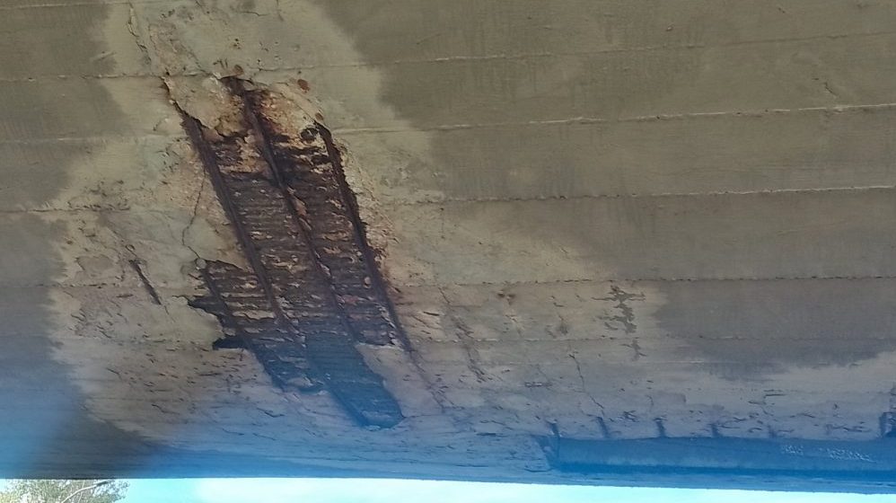 Oštećen most kod Đačkog ostrva u Nišu, nadležni ne reaguju: Stranka Srbija centar SRCE 1