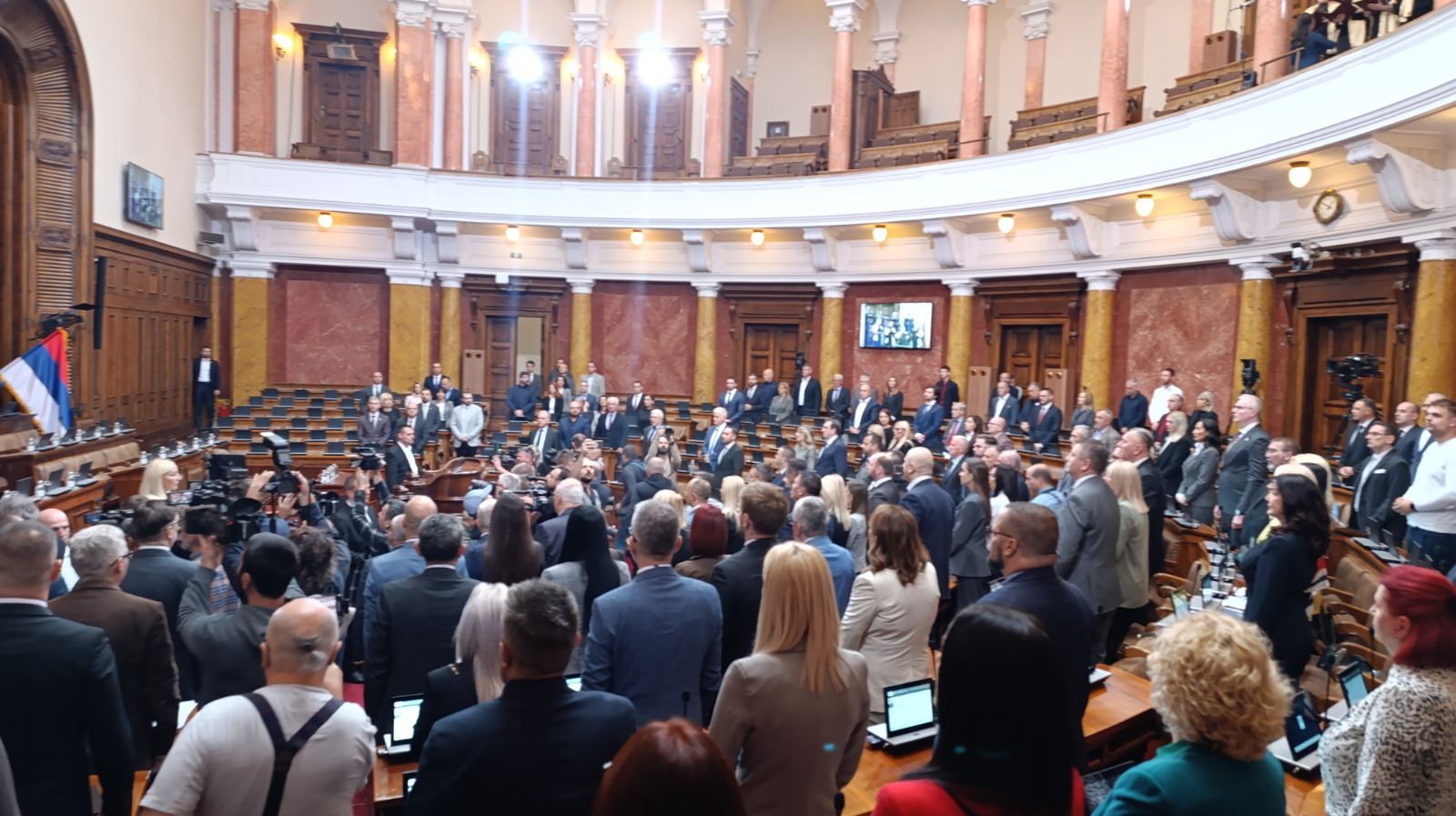 Završena sednica Skupštine Srbije: Poslanici nastavljaju sa raspravom sutra ujutru 13 Završena sednica Skupštine Srbije: Poslanici nastavljaju sa raspravom sutra ujutru 13