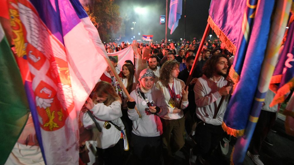 Doček kroz fotografije: Novosađani dočekuju studente i građane iz svih krajeva Srbije povodom godišnjice od pada nadstrešnice 1