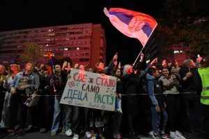 Agencija Frans pres o dočeku: Godinu dana posle tragedije na železničkoj stanici, hiljade ljudi stižu u Novi Sad 1