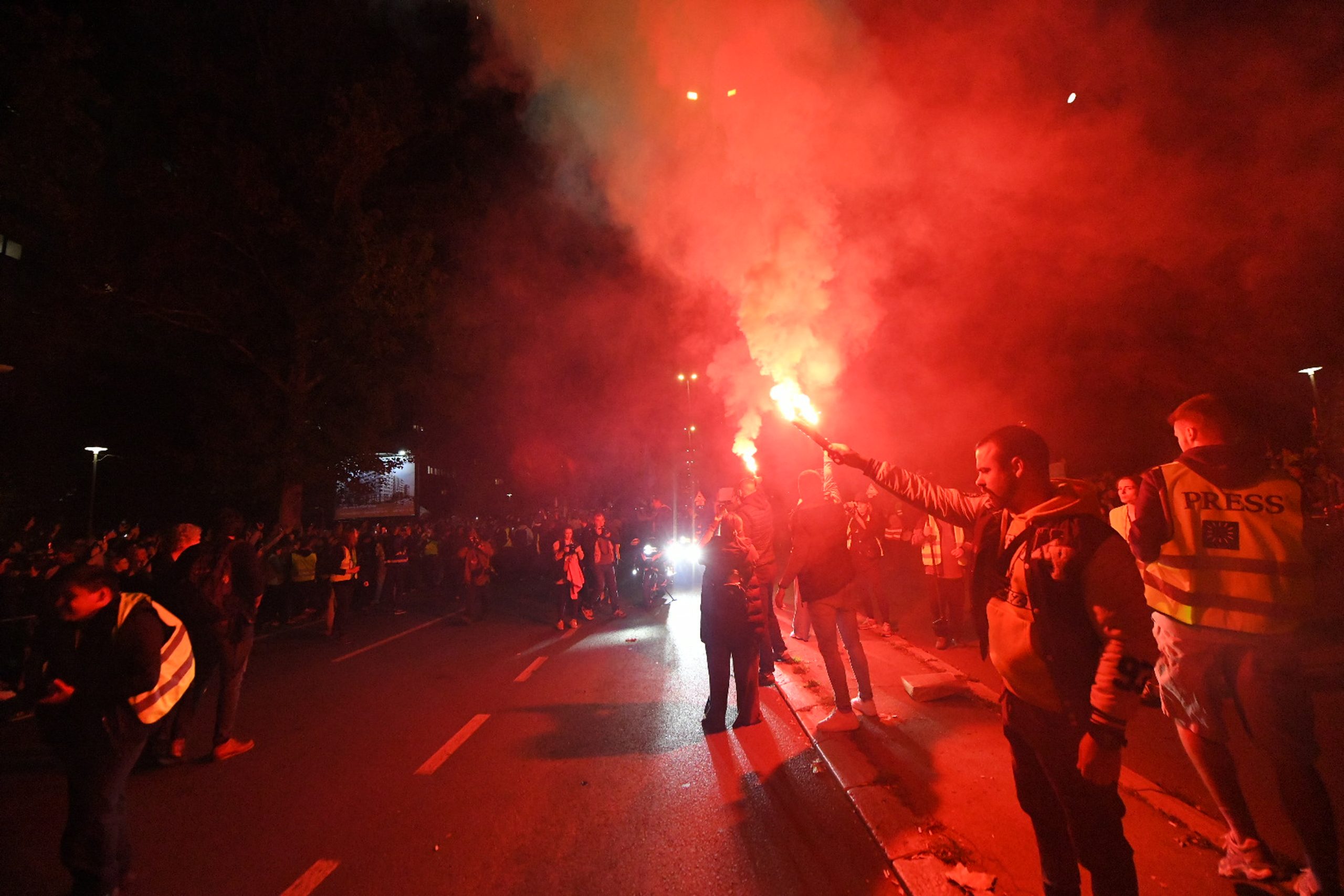 Doček kroz fotografije: Novosađani dočekuju studente i građane iz svih krajeva Srbije povodom godišnjice od pada nadstrešnice 18