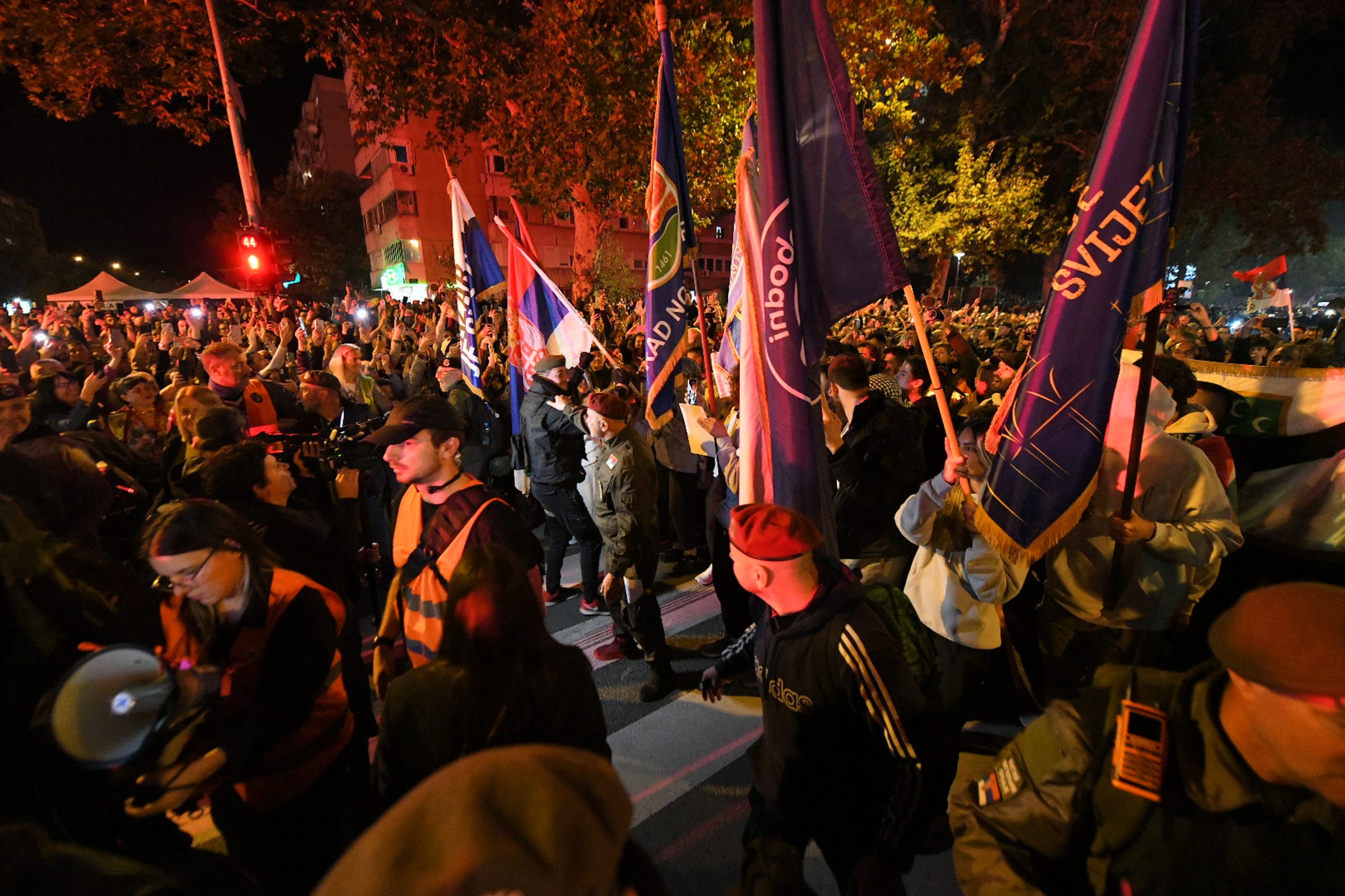 Doček kroz fotografije: Novosađani dočekuju studente i građane iz svih krajeva Srbije povodom godišnjice od pada nadstrešnice 16