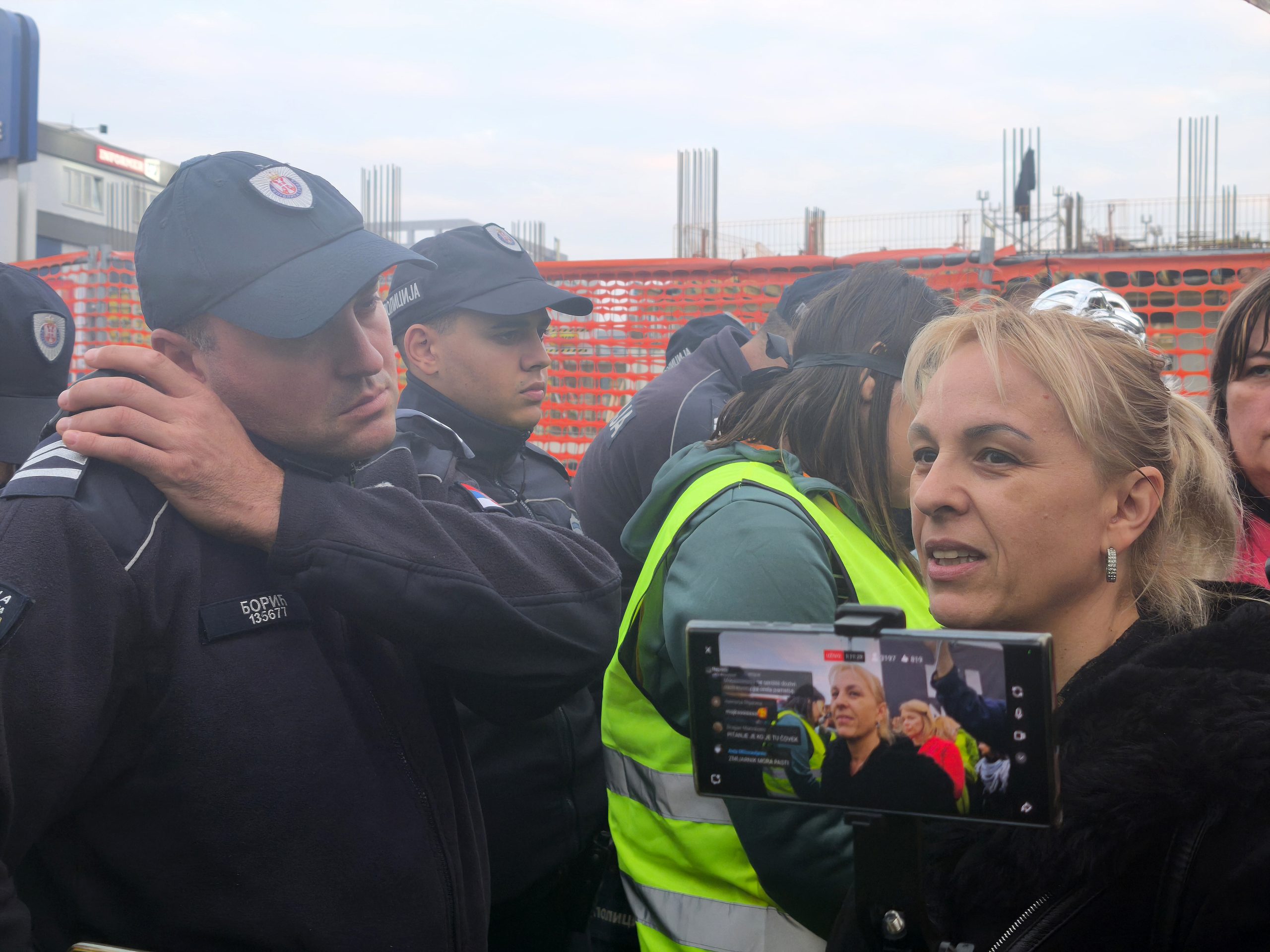 Protest "Vidimo se ponovo, Dragane" ispred TV Informera.