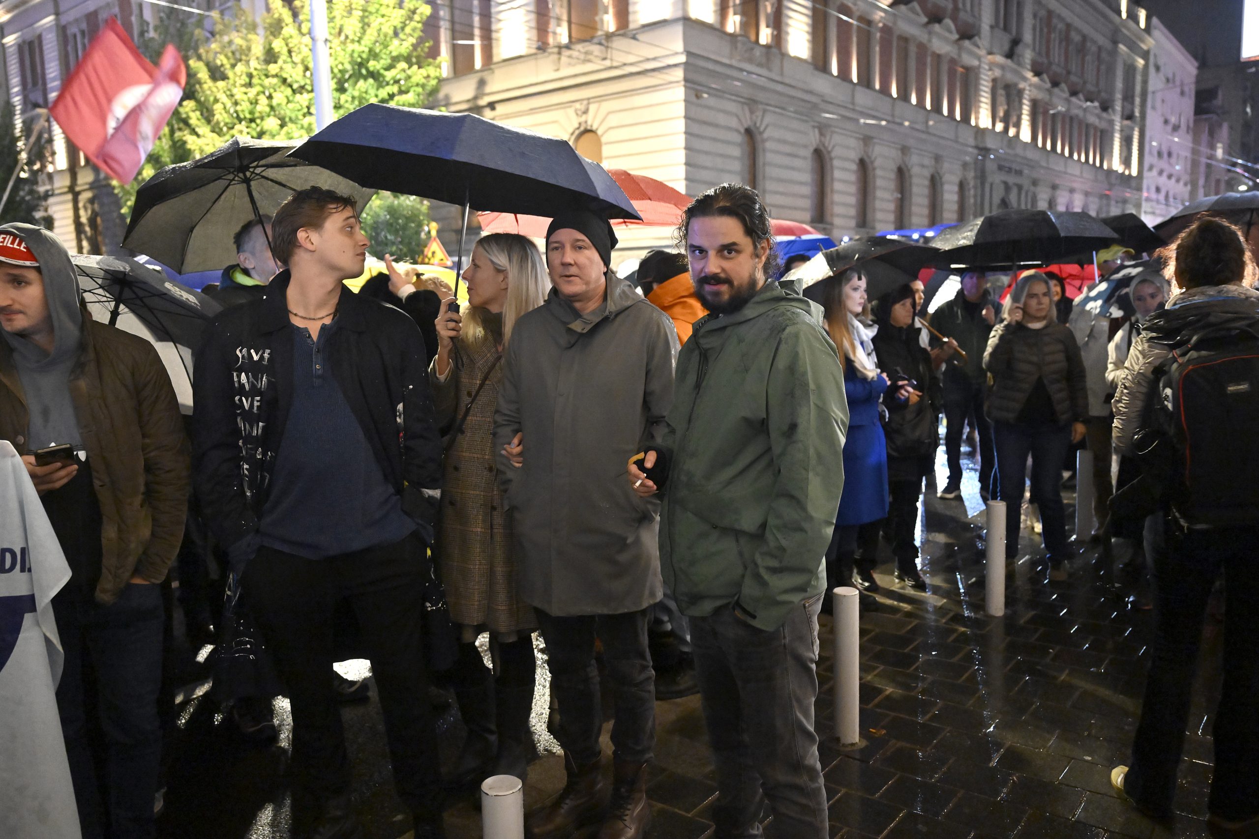 Održan protest kod Narodnog pozorišta: Glumci traže smene ministra kulture, upravnog odbora i uprave nacionalnog teatra (FOTO, VIDEO) 2