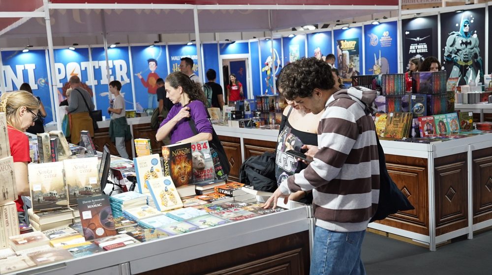 čarobna knjiga na sajmu