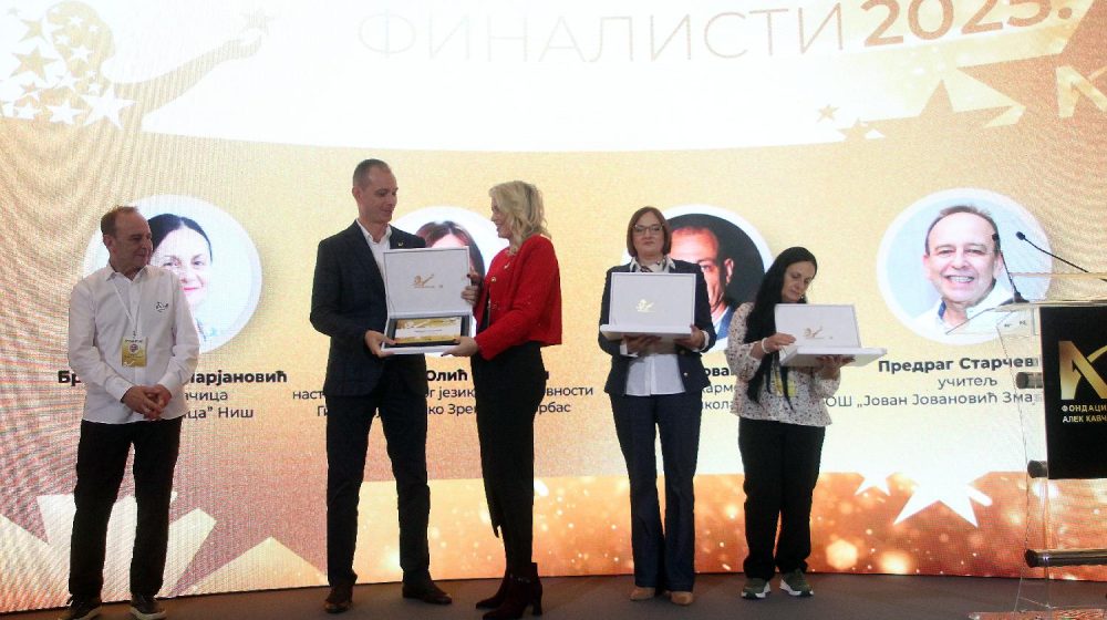 Nastavniku harmonike iz Niša Predragu Jovanoviću pripala ovogodišnja nagrada "Prosvetitelj" 1