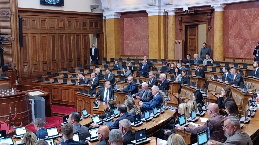 Poslanici Skupštine Srbije više o slučaju pretučene studentkinje i TV Nova nego o amandmanima 1