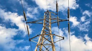 Stranka Srbija centar (SRCE) ocenila je danas da je preduzeće "Elektroprivreda Srbije" (EPS) nespremno dočekalo i jesen i zimu, tvrdeći da je od početka oktobra krenuo "veliki uvoz struje, koji u pojedinim satima dostižu snagu od 1.500 megavata (MW)".