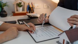 Novi Zakon o izmenama i dopunama Zakona o državnom premeru i katastru stupio je na snagu danas i doneće velike olakšice za građane i omogućiti lakši upis prava svojine po starim ispravama, saopštio je Republički geodetski zavod.