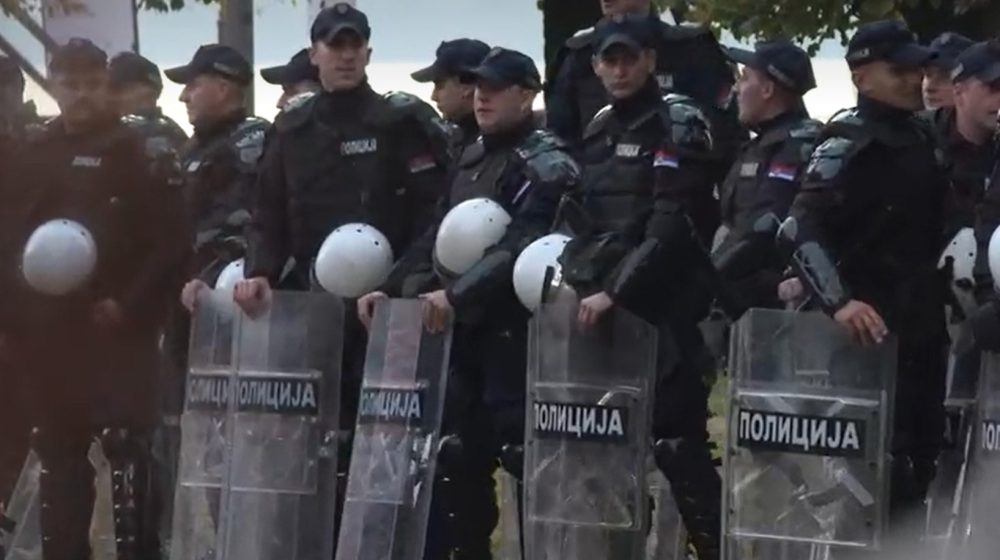 (VIDEO)Napeto na skupu u Smederevu protiv ilegalnog transporta gasa kroz grad: Građani traže uklanjanje pruge 1