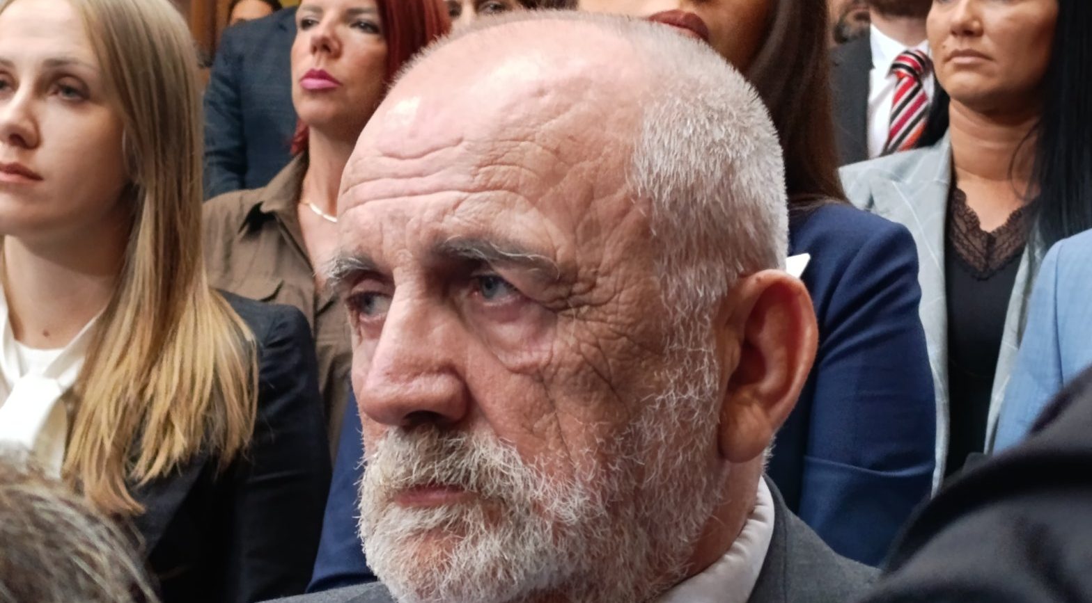 Završena sednica Skupštine Srbije: Poslanici nastavljaju sa raspravom sutra ujutru 10 Završena sednica Skupštine Srbije: Poslanici nastavljaju sa raspravom sutra ujutru 10