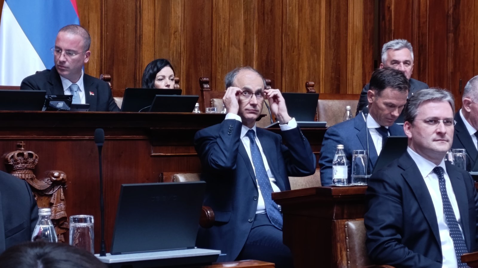 Završena sednica Skupštine Srbije: Poslanici nastavljaju sa raspravom sutra ujutru 7 Završena sednica Skupštine Srbije: Poslanici nastavljaju sa raspravom sutra ujutru 7