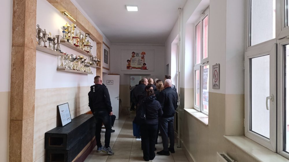 Na Kosovu se ponovo broje glasovi iz 16 glasačkih kutija, sumnjivo glasanje uz asistenciju 1