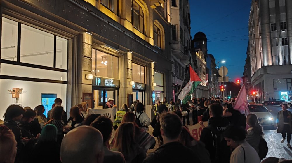 protest ispred Kolarčevog narodnog univerziteta