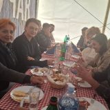 Gradonačelnik Novog Sada na "Salajačkom doručku": Građani ga izviždali i poručili mu da SNS vrati otetu manifestaciju 11