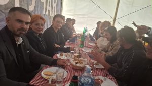 Manifestaciju "Salajački doručak" u Novom Sadu, nekada su organizovali građani, a danas to zapravo radi lokalna vlast. Dolazak gradonačelnika na ovaj događaj samo je dodatno podelio građane.