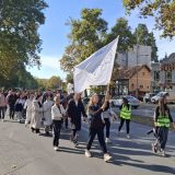 "U ovoj borbi smo zajedno": Maturanti podržali poljoprivrednike na protestu ispred suda u Novom Sadu 4