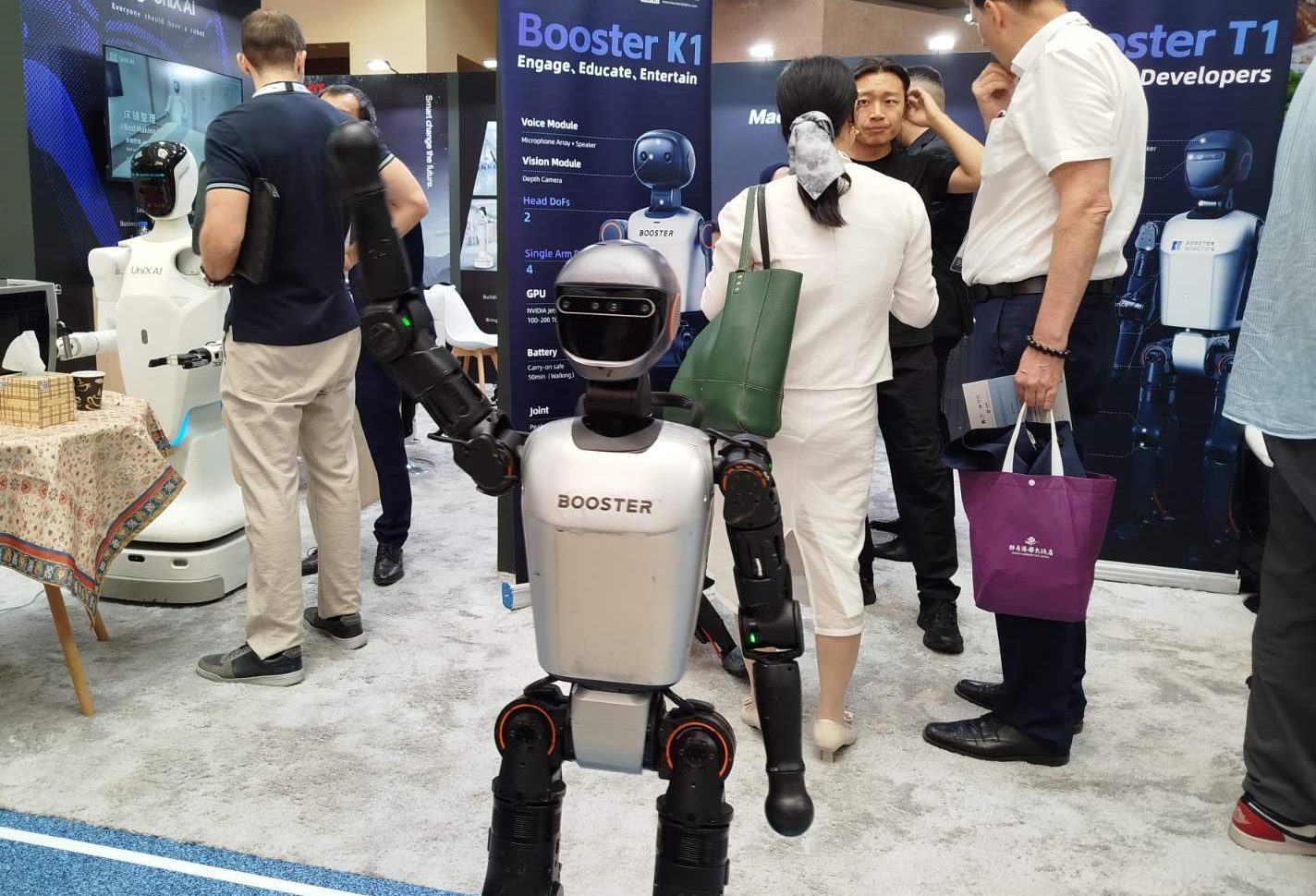 Budućnost je stigla: Roboti se prave kao veš-mašine, a evo kako izgledaju leteći automobili koji čekaju dozvolu za komercijalno poletanje 2