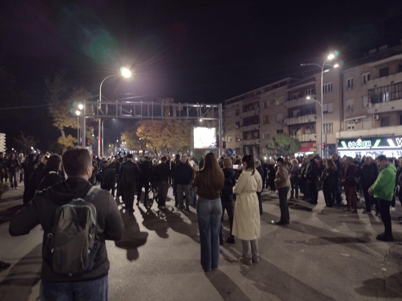 Naša borba se nastavlja: Kragujevački maturanti u susret protestu u Novom Sadu (VIDEO, FOTO) 5 Naša borba se nastavlja: Kragujevački maturanti u susret protestu u Novom Sadu (VIDEO, FOTO) 5
