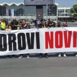 Sremska Kamenica: Prazne stolice i ruže u spomen žrtvama nadstrešnice, a protiv SNS šetnje 4