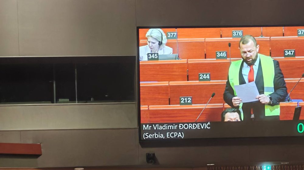 Govor srpskog poslanika u "žutom prsluku" u Savetu Evrope (VIDEO) 1