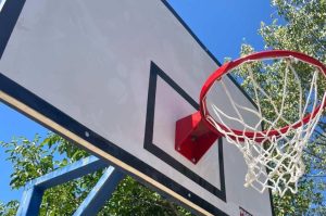 Kad nam Ćaci par lopata asfalta nabaci: Fenomen obnovljenog košarkaškog igrališta bez koša na kragujevačkoj Pivari (FOTO) 1